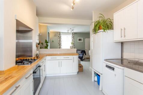 Kitchen/Dining Area
