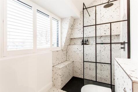 En suite shower room