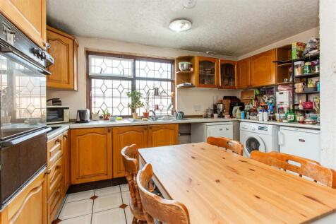 Kitchen/Dining Area