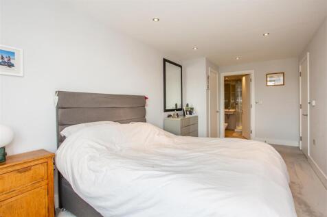 Master Bedroom to Ensuite