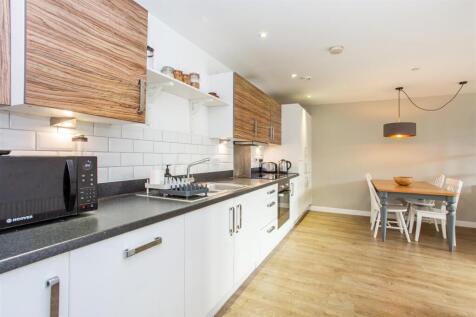 Kitchen/Dining Area