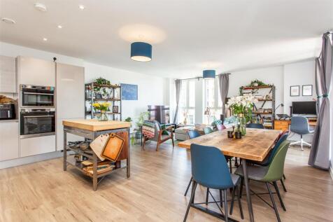 Kitchen/reception