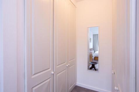 Walk-in Wardrobe