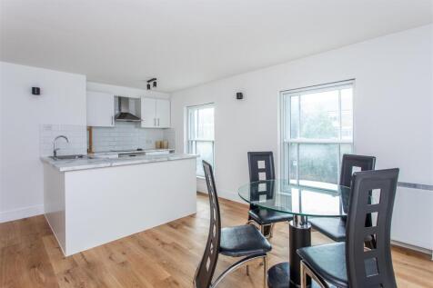 Kitchen/Dining Area