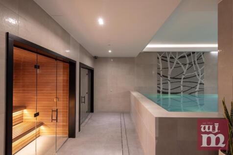 Resident&#39;s Spa Area