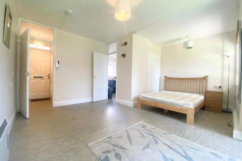 Bedroom/ Living Space