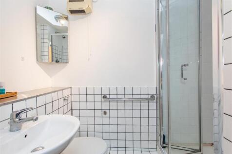 En Suite Bathroom