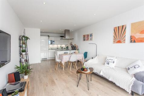 Kitchen/reception