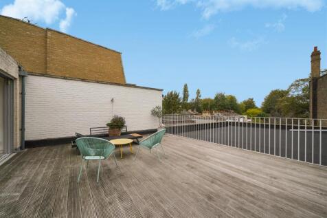 Private Roof Terrace Over looking East London