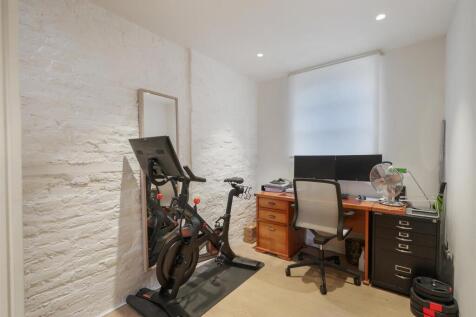Hallway/Office Space
