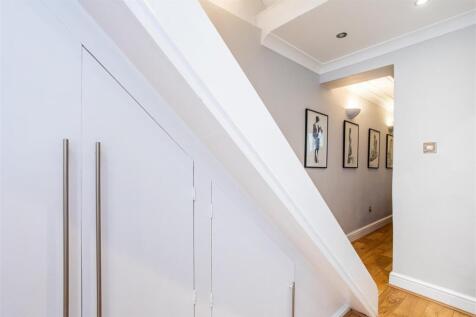 Storage &amp; hallway