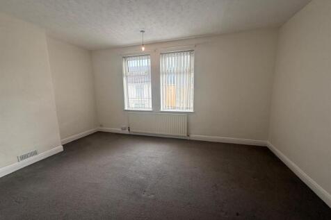Bedroom 1.jpg