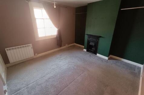 Bedroom 1 .jpg