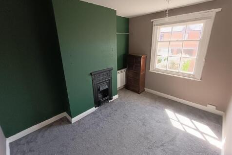 Bedroom 2 .jpg