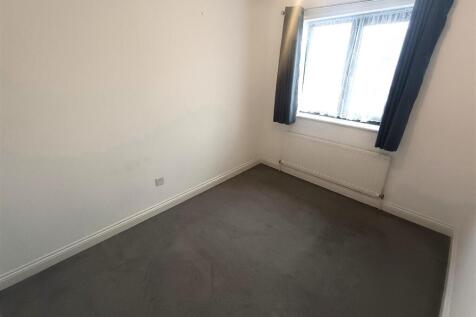 Bedroom 1 .jpg