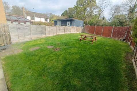 Rear Garden (1).jpg
