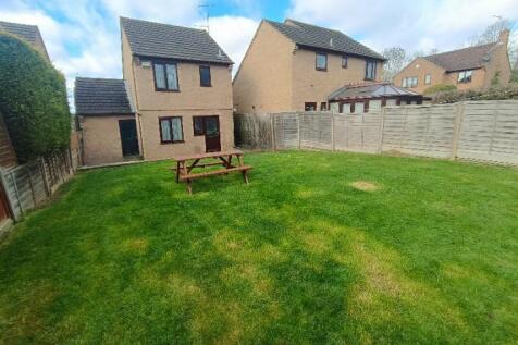 Rear Garden (2) .jpg