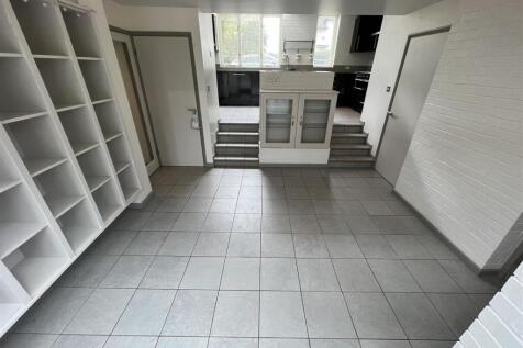 32 Grange Road dining.JPG