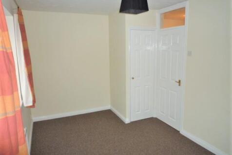 83 Tresham 1st Bedroom.JPG