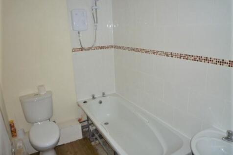 83 Tresham Bathroom.JPG