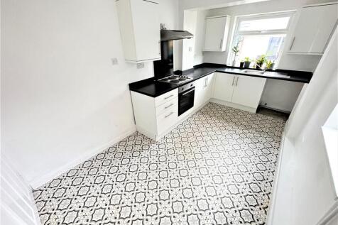 Kitchen (1).JPG