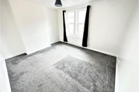 Bedroom 1.JPG