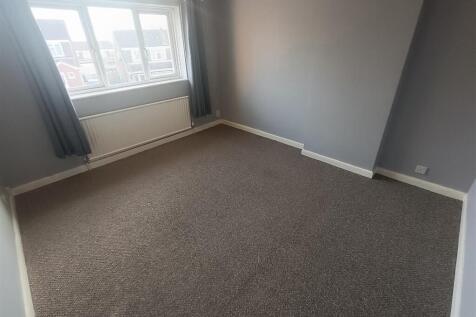 Bedroom 1.jpg