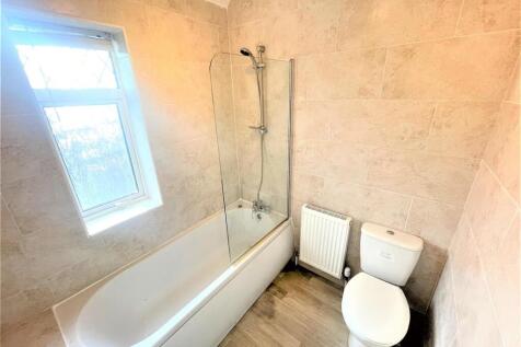 Bathroom (1).JPG