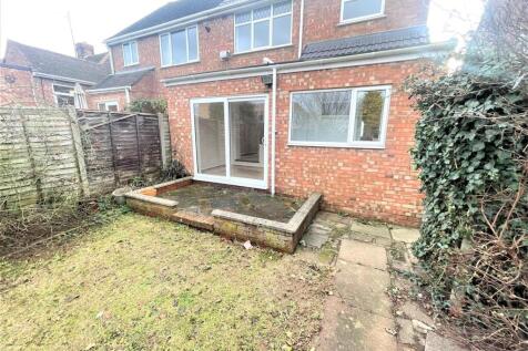 Rear Garden (2).JPG