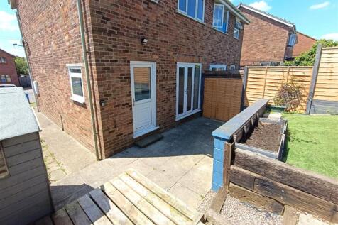 Rear Garden (2) .jpg