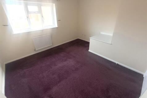 Bedroom 1 .jpg