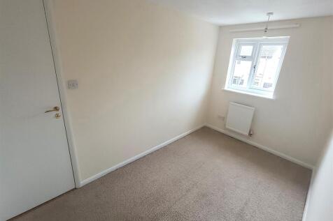 Bedroom 2 .jpg