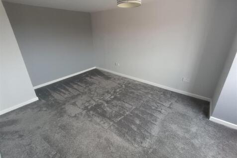 Bedroom 1(2).jpg