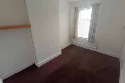 Bedroom 2 .jpg