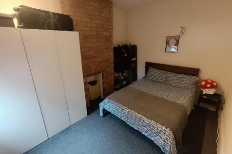 Bedroom 2 .jpg