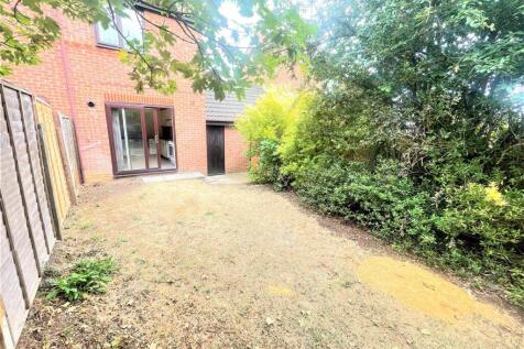 4 Sandringham Rear Garden (2).JPG