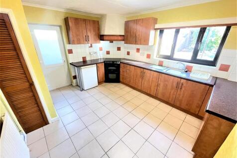 99 Pytchley Kitchen (1) .JPG