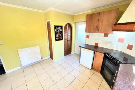 99 Pytchley Kitchen (2).JPG