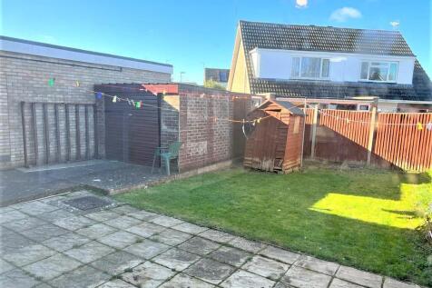 Rear Garden (1) .jpg