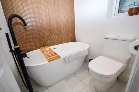 Ground Floor Bathroo