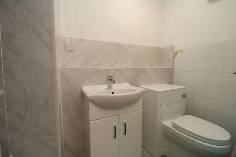 Bathroom.JPG