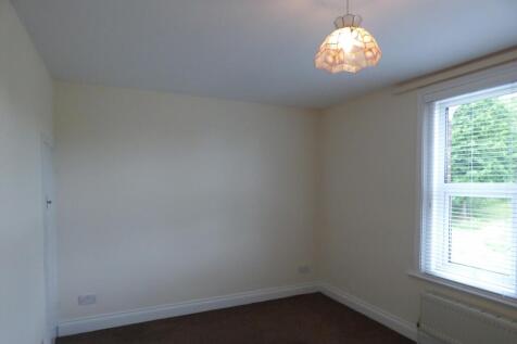 Bedroom 1.JPG