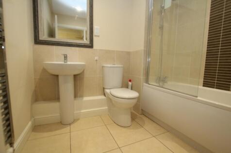 Main bathroom.JPG