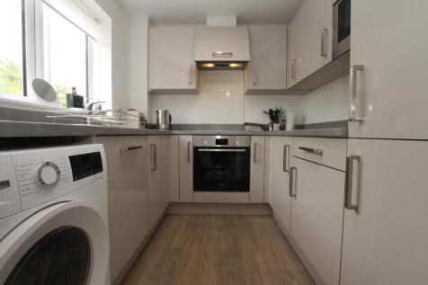 Kitchen 1.JPG