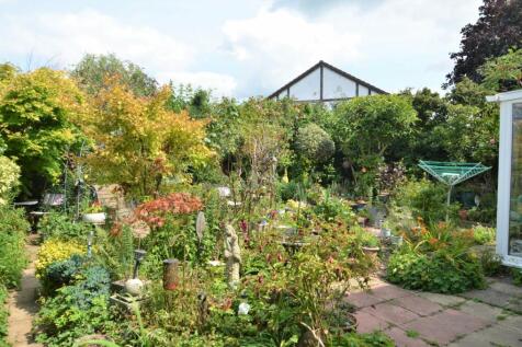 Enclosed Rear Garden