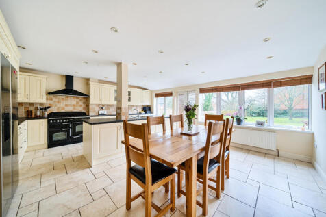 Magnificent Kitchen!