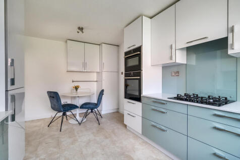 Kitchen/Breakfast Rm