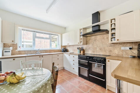Main Kitchen/Dining