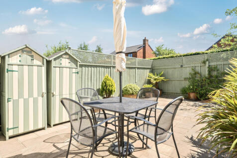 Sunny Rear Garden