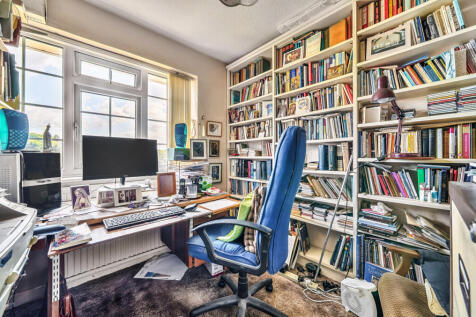 Bedroom/Study